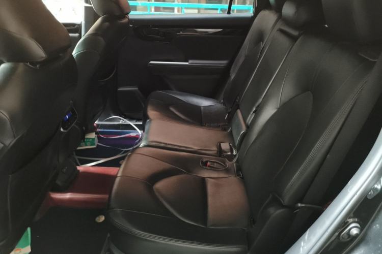 Used Toyota Crown Kluger 2022 2.5L HEV Two-Wheel Drive Entry Version Left Rear Seat