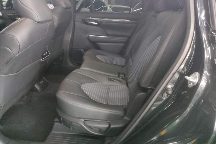 Used Toyota Crown Kluger 2022 2.0T Four-Wheel Drive Prestige Edition Left Rear Seat