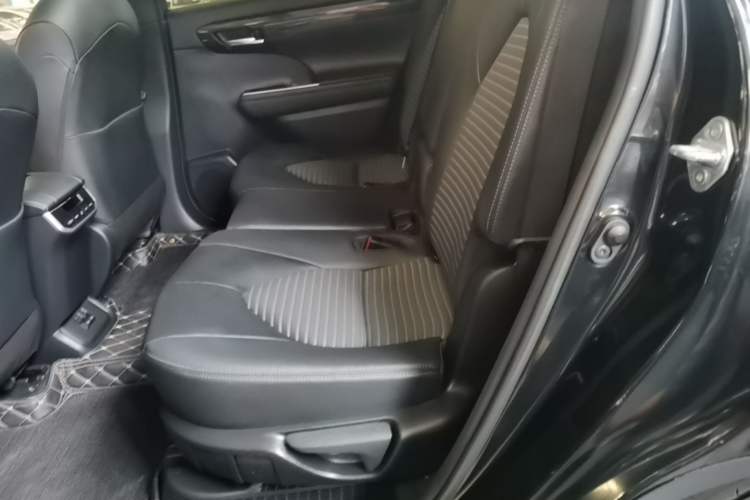 Used Toyota Crown Kluger 2022 2.5L HEV Four-Wheel Drive Premium Edition Left Rear Seat