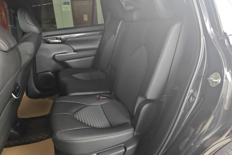Used Toyota Crown Kluger 2022 2.0T Four-Wheel Drive Enjoyment Edition Left Rear Seat
