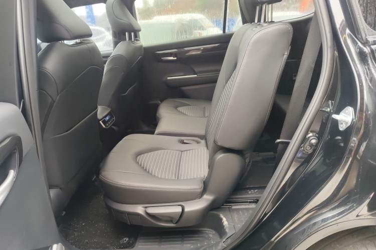 Used Toyota Crown Kluger 2022 2.0T Four-Wheel Drive Enjoyment Edition Left Rear Seat