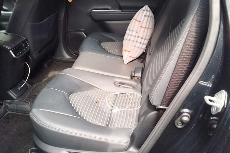 Used Toyota Crown Kluger 2022 2.5L HEV Four-Wheel Drive Luxury Edition Left Rear Seat
