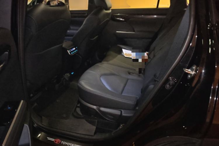 Used Toyota Crown Kluger 2022 2.5L HEV Four-Wheel Drive Flagship Edition Left Rear Seat