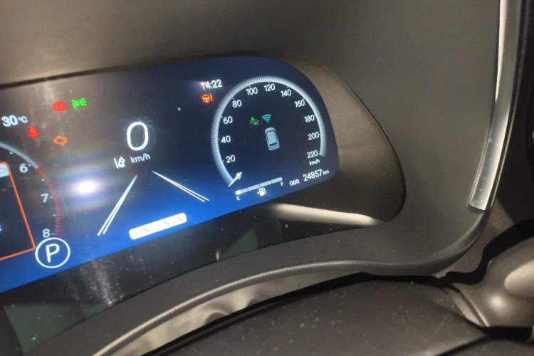 Used Toyota Crown Kluger 2022 2.0T Four-Wheel Drive Enjoyment Edition Odometer Close Up
