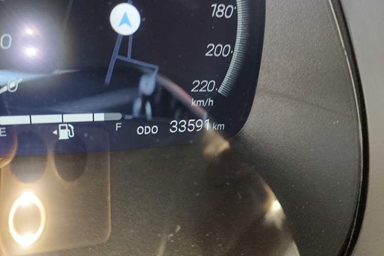 Used Toyota Crown Kluger 2022 2.5L HEV Four-Wheel Drive Premium Edition Odometer Close Up