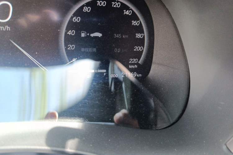 Used Toyota Crown Kluger 2022 2.0T Four-Wheel Drive Jingzun Edition Odometer Close Up