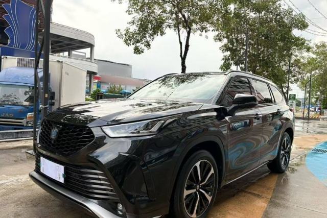 Ojetý Toyota Crown Kluger 2022 2.5L HEV Four-Wheel Drive Premium Edition