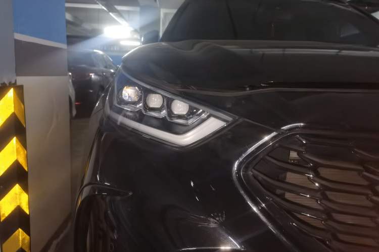 Used Toyota Crown Kluger 2022 2.0T Four-Wheel Drive Enjoyment Edition Right Front Headlight