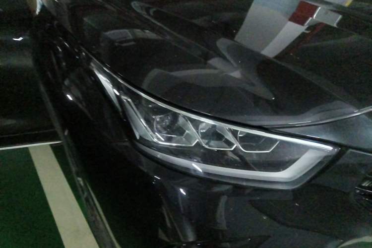 Used Toyota Crown Kluger 2022 2.0T Four-Wheel Drive Enjoyment Edition Right Front Headlight