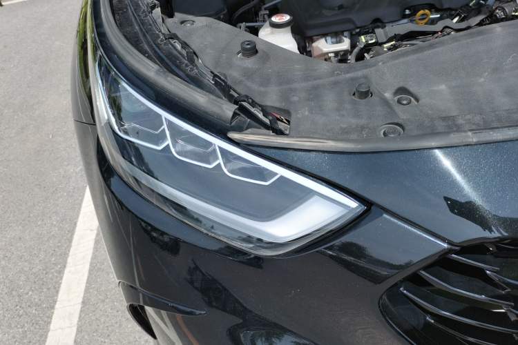 Used Toyota Crown Kluger 2022 2.5L HEV Four-Wheel Drive Flagship Edition Right Front Headlight