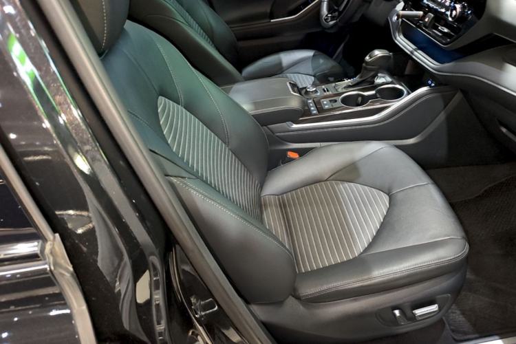 Used Toyota Crown Kluger 2022 2.0T Four-Wheel Drive Enjoyment Edition Right Front Seat