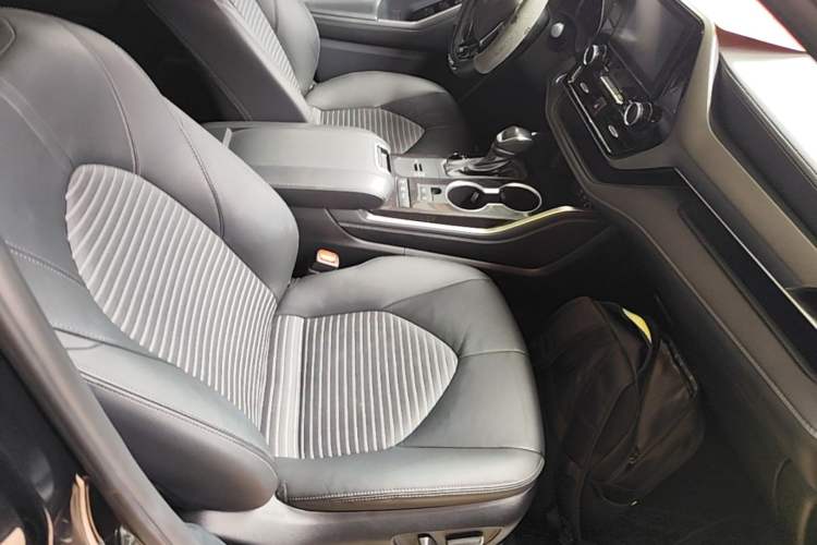 Used Toyota Crown Kluger 2022 2.5L HEV Four-Wheel Drive Luxury Edition Right Front Seat