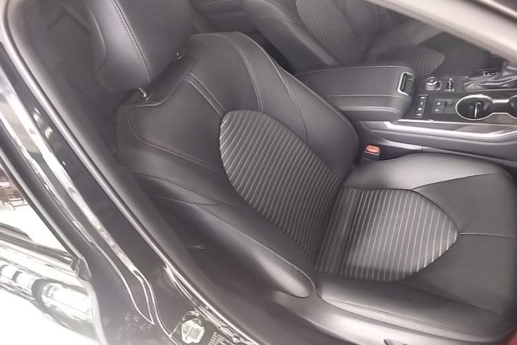 Used Toyota Crown Kluger 2022 2.0T Four-Wheel Drive Enjoyment Edition Right Front Seat