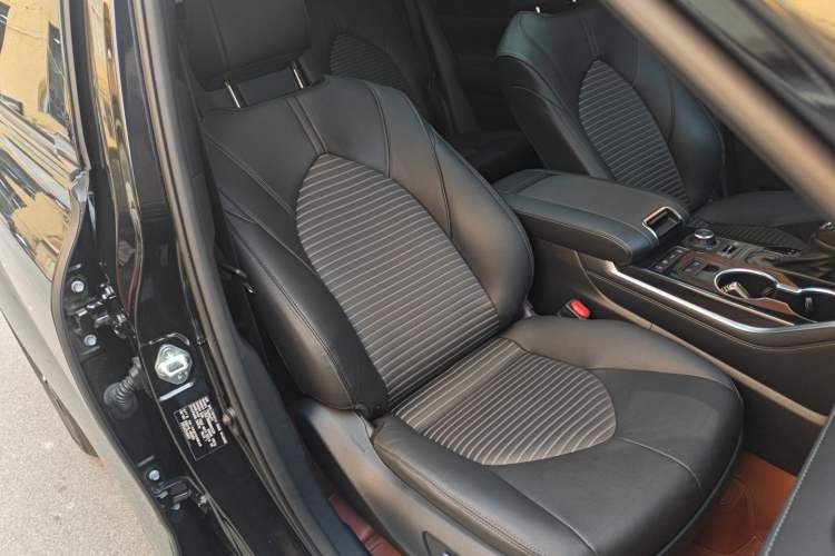 Used Toyota Crown Kluger 2022 2.0T Four-Wheel Drive Enjoyment Edition Right Front Seat