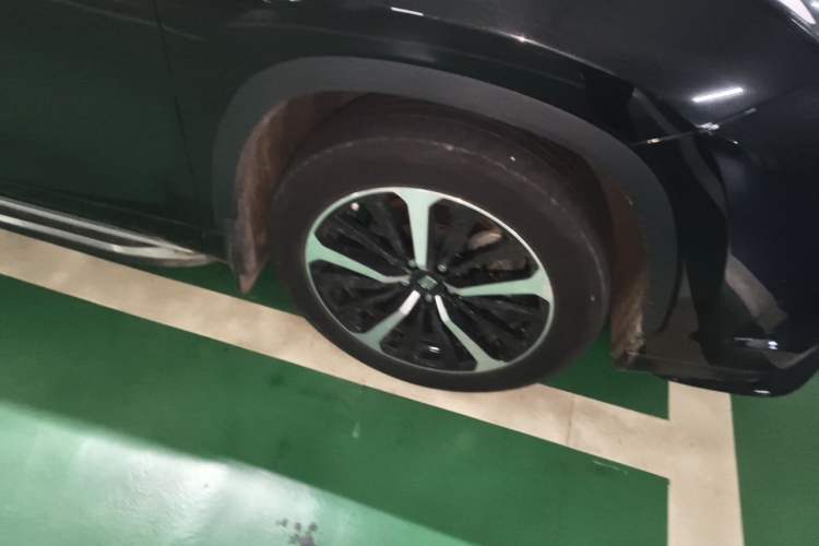 Used Toyota Crown Kluger 2022 2.0T Four-Wheel Drive Enjoyment Edition Right Front Wheel Hub