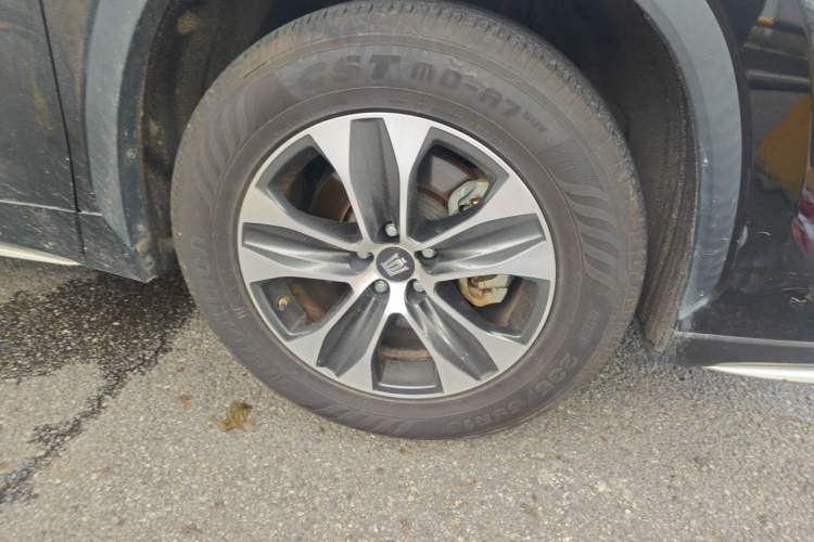 Used Toyota Crown Kluger 2022 2.5L HEV Four-Wheel Drive Elite Edition Right Front Wheel Hub