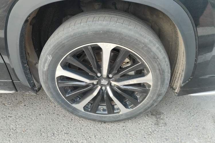 Used Toyota Crown Kluger 2022 2.5L HEV Four-Wheel Drive Luxury Edition Right Front Wheel Hub