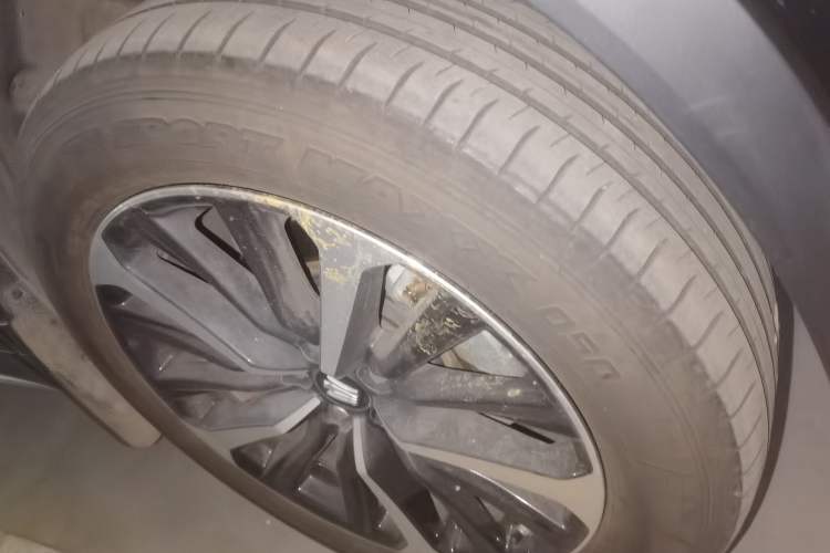 Used Toyota Crown Kluger 2022 2.0T Four-Wheel Drive Enjoyment Edition Right Front Wheel Hub