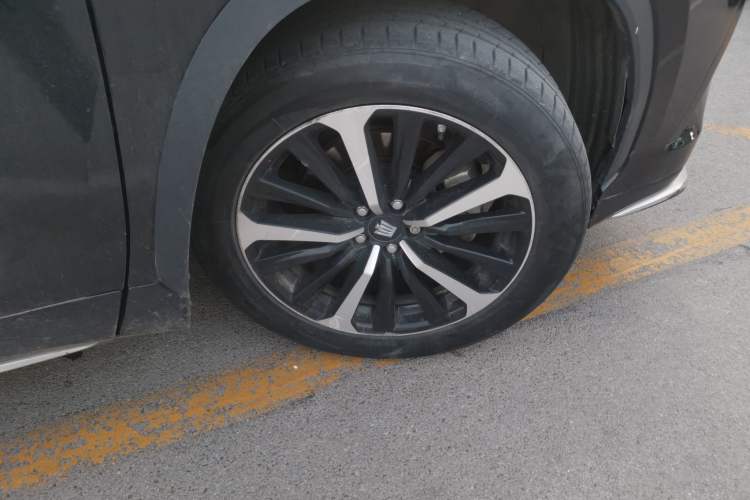 Used Toyota Crown Kluger 2022 2.5L HEV Four-Wheel Drive Premium Edition Right Front Wheel Hub