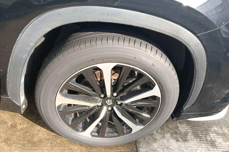 Used Toyota Crown Kluger 2022 2.0T Four-Wheel Drive Prestige Edition Right Front Wheel Hub