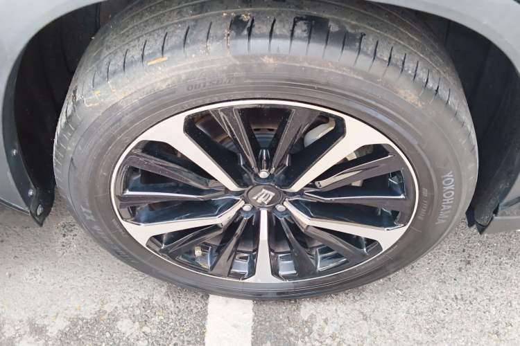 Used Toyota Crown Kluger 2022 2.5L HEV Four-Wheel Drive Luxury Edition Right Front Wheel Hub