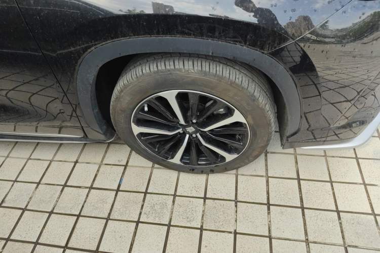 Used Toyota Crown Kluger 2022 2.5L HEV Four-Wheel Drive Premium Edition Right Front Wheel Hub