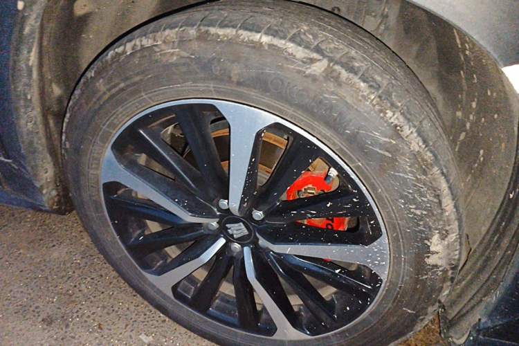 Used Toyota Crown Kluger 2022 2.5L HEV Four-Wheel Drive Luxury Edition Right Front Wheel Hub