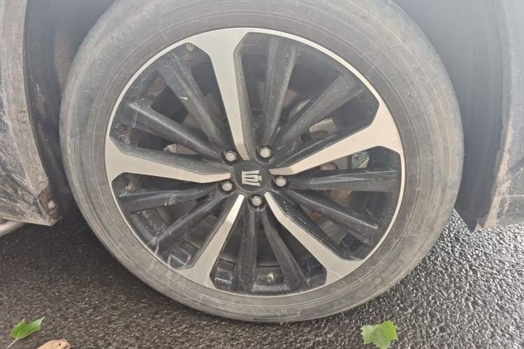 Used Toyota Crown Kluger 2022 2.0T Four-Wheel Drive Enjoyment Edition Right Front Wheel Hub