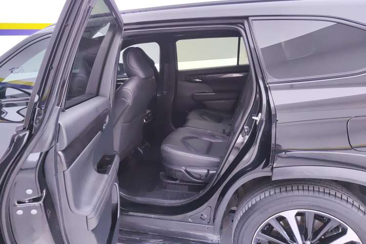 Used Toyota Crown Kluger 2022 2.5L HEV Four-Wheel Drive Flagship Edition Right Rear Seat