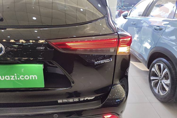 Used Toyota Crown Kluger 2022 2.5L HEV Four-Wheel Drive Luxury Edition Right Rear Taillight