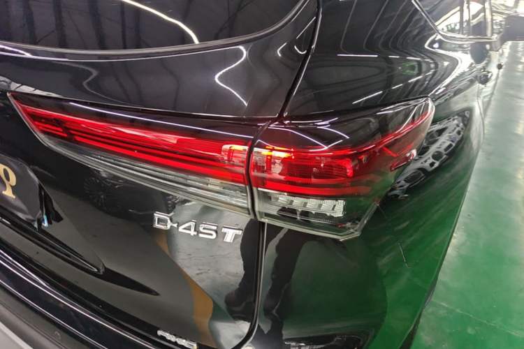 Used Toyota Crown Kluger 2022 2.0T Four-Wheel Drive Prestige Edition Right Rear Taillight