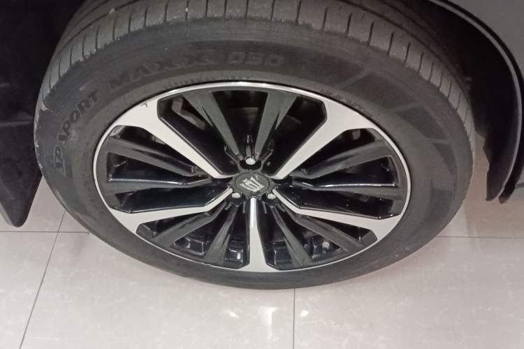 Used Toyota Crown Kluger 2022 2.0T Four-Wheel Drive Prestige Edition Right Rear Wheel Hub