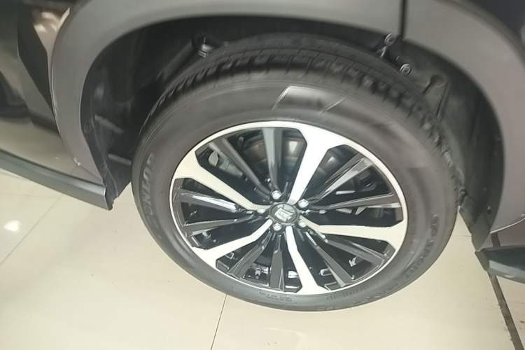 Used Toyota Crown Kluger 2022 2.0T Four-Wheel Drive Enjoyment Edition Right Rear Wheel Hub