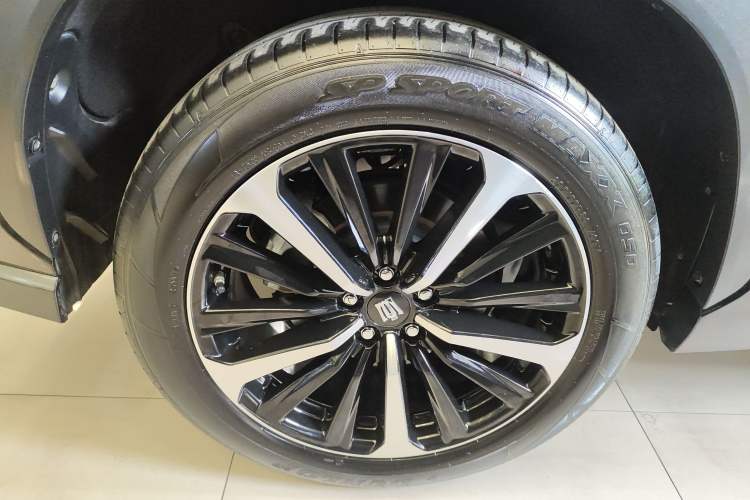 Used Toyota Crown Kluger 2022 2.5L HEV Four-Wheel Drive Luxury Edition Right Rear Wheel Hub