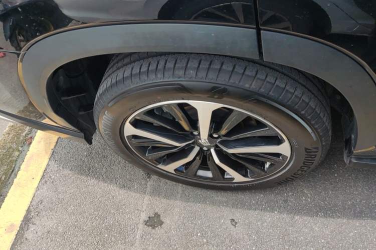 Used Toyota Crown Kluger 2022 2.5L HEV Four-Wheel Drive Luxury Edition Right Rear Wheel Hub
