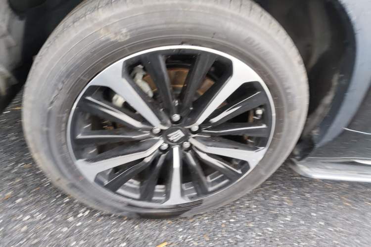 Used Toyota Crown Kluger 2022 2.0T Four-Wheel Drive Enjoyment Edition Right Rear Wheel Hub