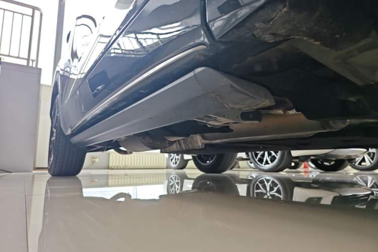 Used Toyota Crown Kluger 2022 2.0T Four-Wheel Drive Enjoyment Edition Right Side Sill