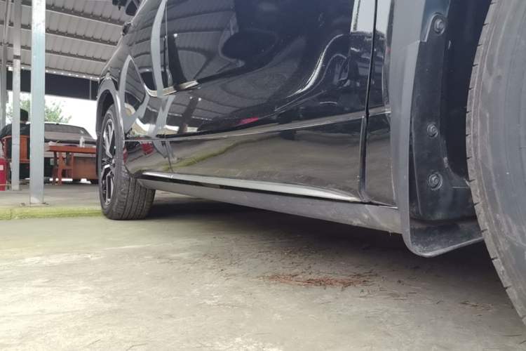 Used Toyota Crown Kluger 2022 2.5L HEV Four-Wheel Drive Flagship Edition Right Side Sill