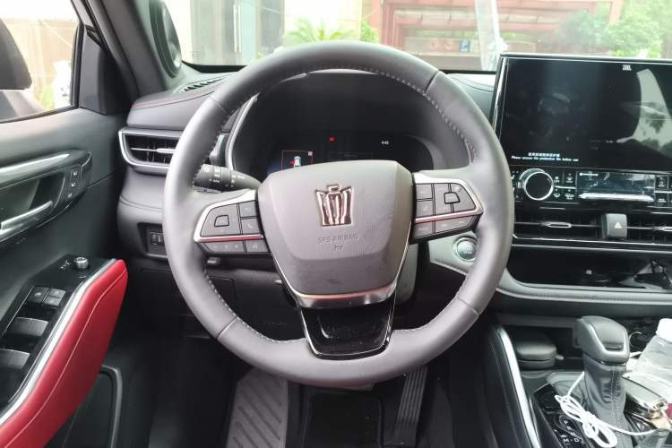 Used Toyota Crown Kluger 2022 2.0T Four-Wheel Drive Jingzun Edition Steering Wheel