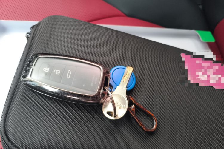 Used Toyota Crown Kluger 2022 2.0T Four-Wheel Drive Jingzun Edition Vehicle Key