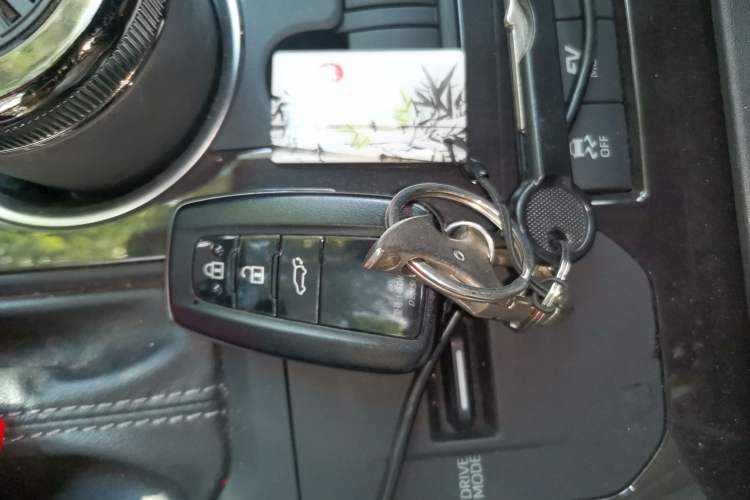 Used Toyota Crown Kluger 2022 2.5L HEV Four-Wheel Drive Premium Edition Vehicle Key