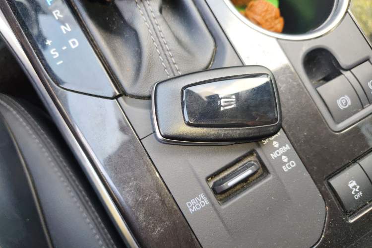 Used Toyota Crown Kluger 2022 2.5L HEV Four-Wheel Drive Premium Edition Vehicle Key