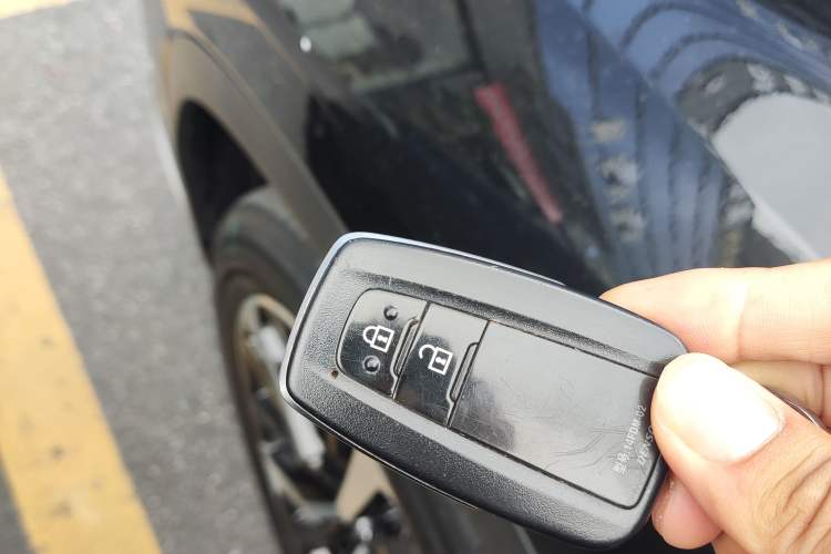 Used Toyota Crown Kluger 2022 2.5L HEV Four-Wheel Drive Luxury Edition Vehicle Key