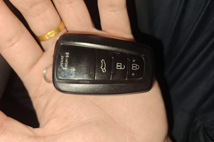 Used Toyota Crown Kluger 2022 2.0T Four-Wheel Drive Prestige Edition Vehicle Key