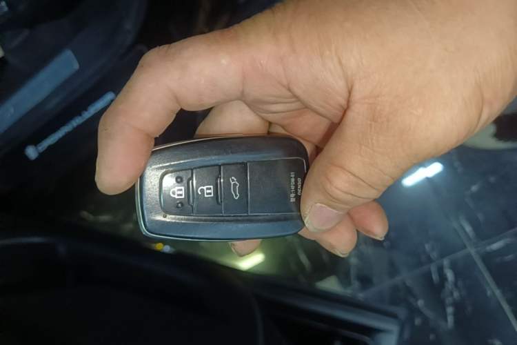 Used Toyota Crown Kluger 2022 2.5L HEV Four-Wheel Drive Premium Edition Vehicle Key