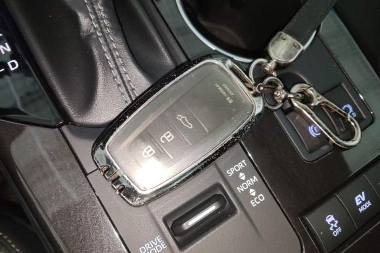 Used Toyota Crown Kluger 2022 2.5L HEV Four-Wheel Drive Premium Edition Vehicle Key