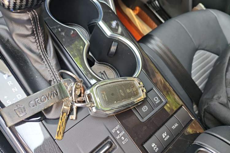 Used Toyota Crown Kluger 2022 2.5L HEV Four-Wheel Drive Premium Edition Vehicle Key