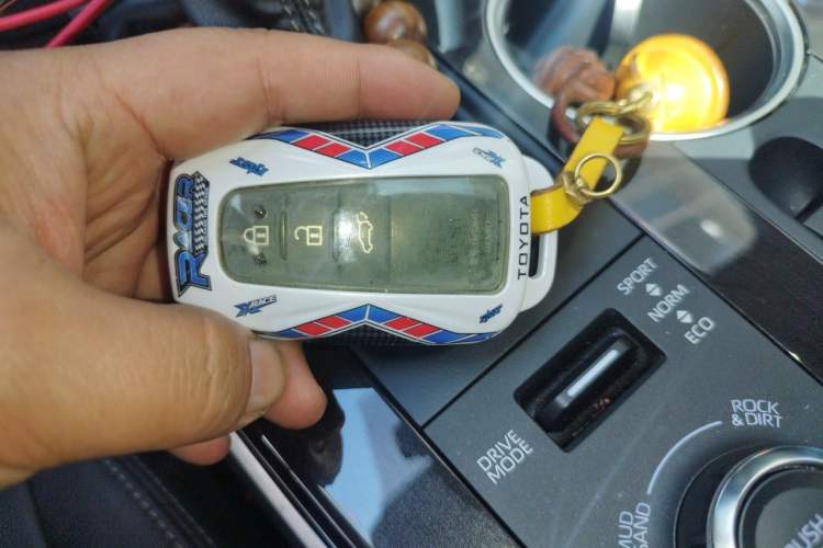 Used Toyota Crown Kluger 2022 2.0T Four-Wheel Drive Prestige Edition Vehicle Key