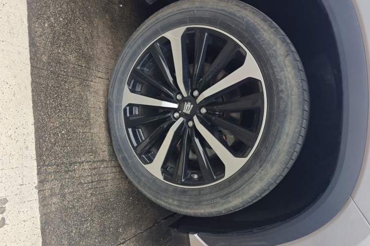 Used Toyota Crown Kluger 2022 2.5L HEV Four-Wheel Drive Flagship Edition Right Front Wheel Hub