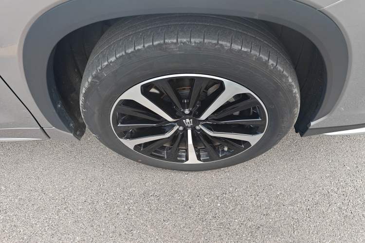 Used Toyota Crown Kluger 2022 2.5L HEV Four-Wheel Drive Premium Edition Right Front Wheel Hub